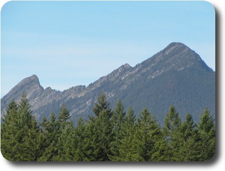 Close up of jagged peaks from previous photo