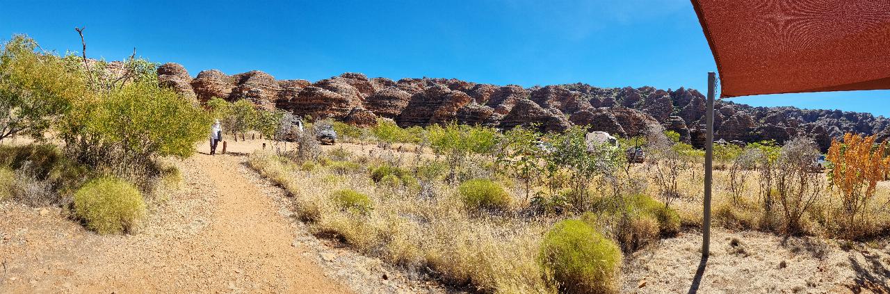 SJR21.d11: Piccaninny parking area, panorama view of bee hives