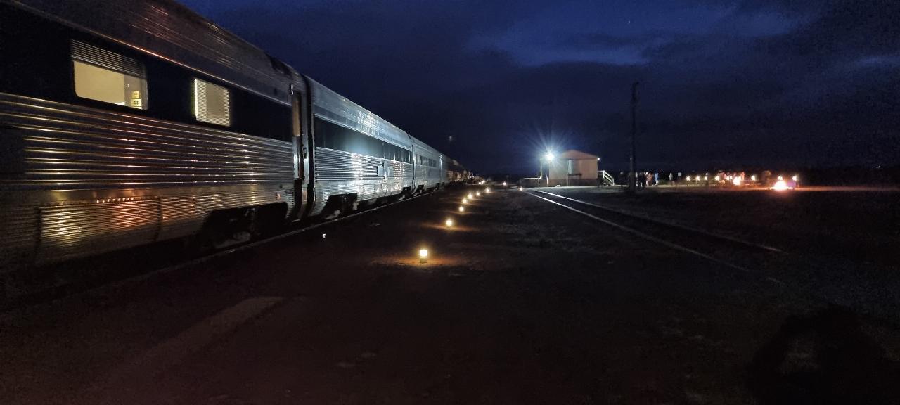 SJR21.d3: sunrise breakfast at Marla  VII - with the train