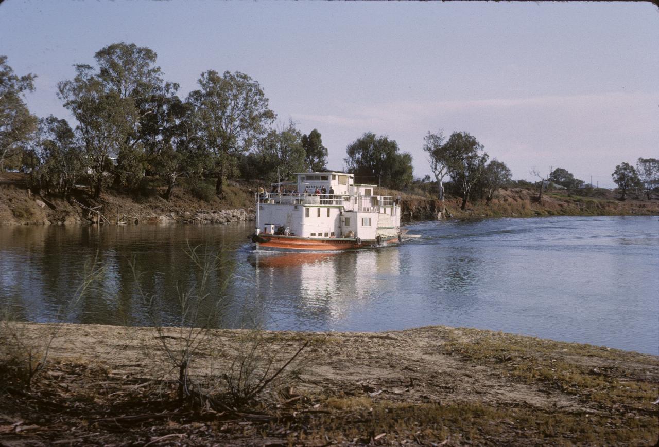 Paddle wheeler approaching camera