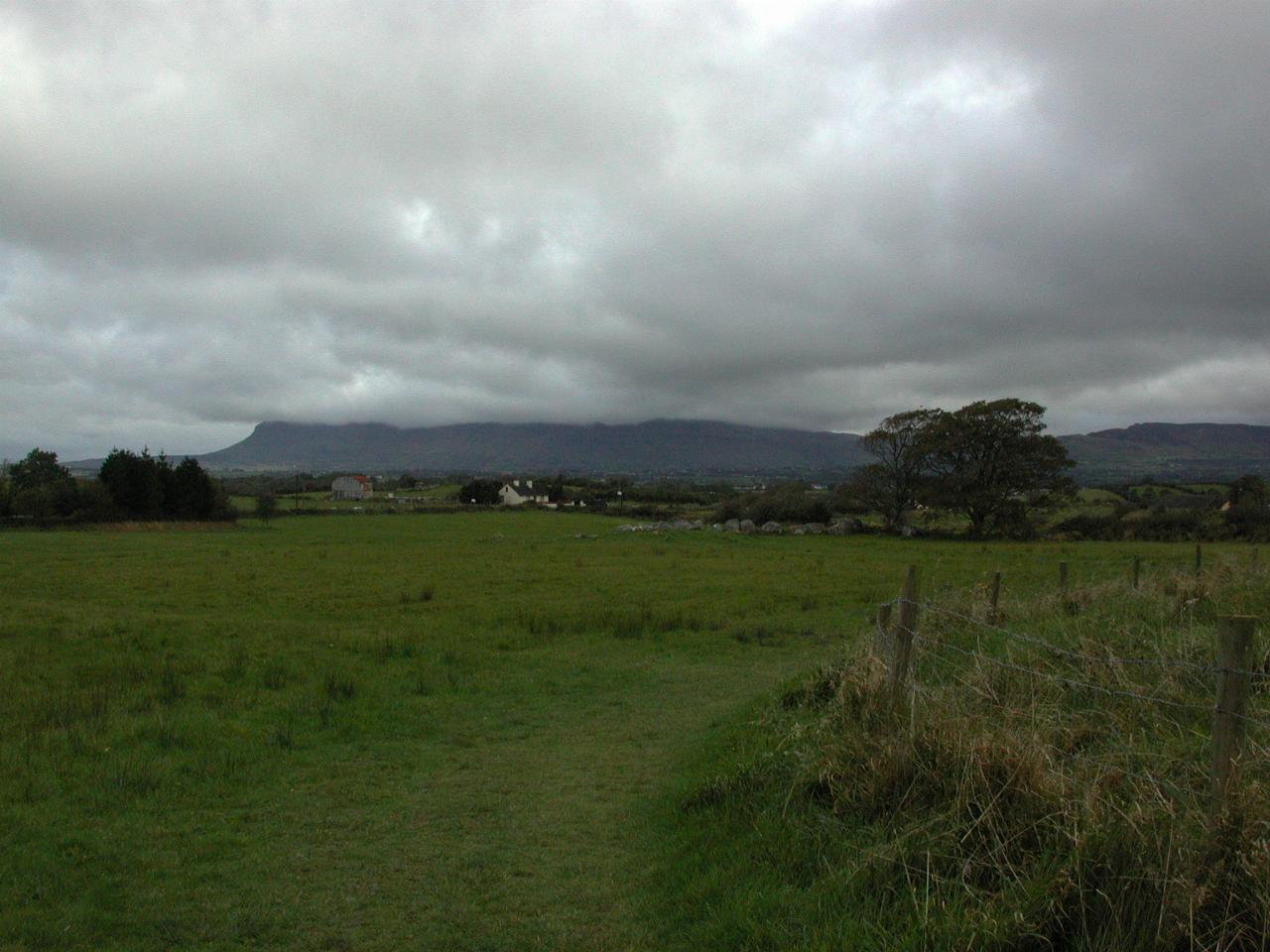 Carrowmore Cemetery, Sligo: Benbullen in cloud