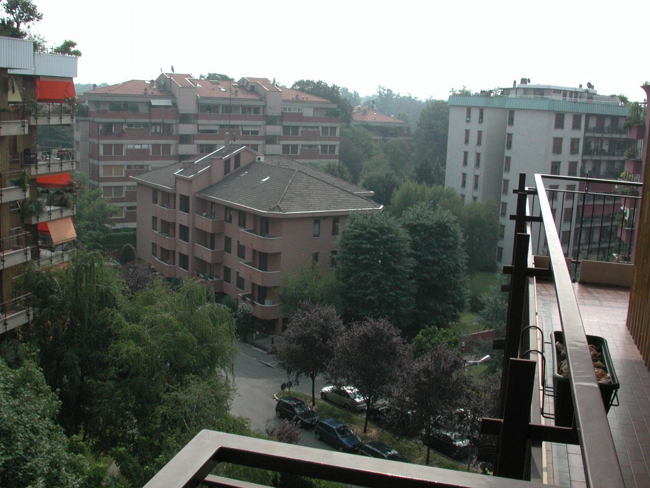 Other nearby apartment buildings, visible from Jon & Sue's apartment