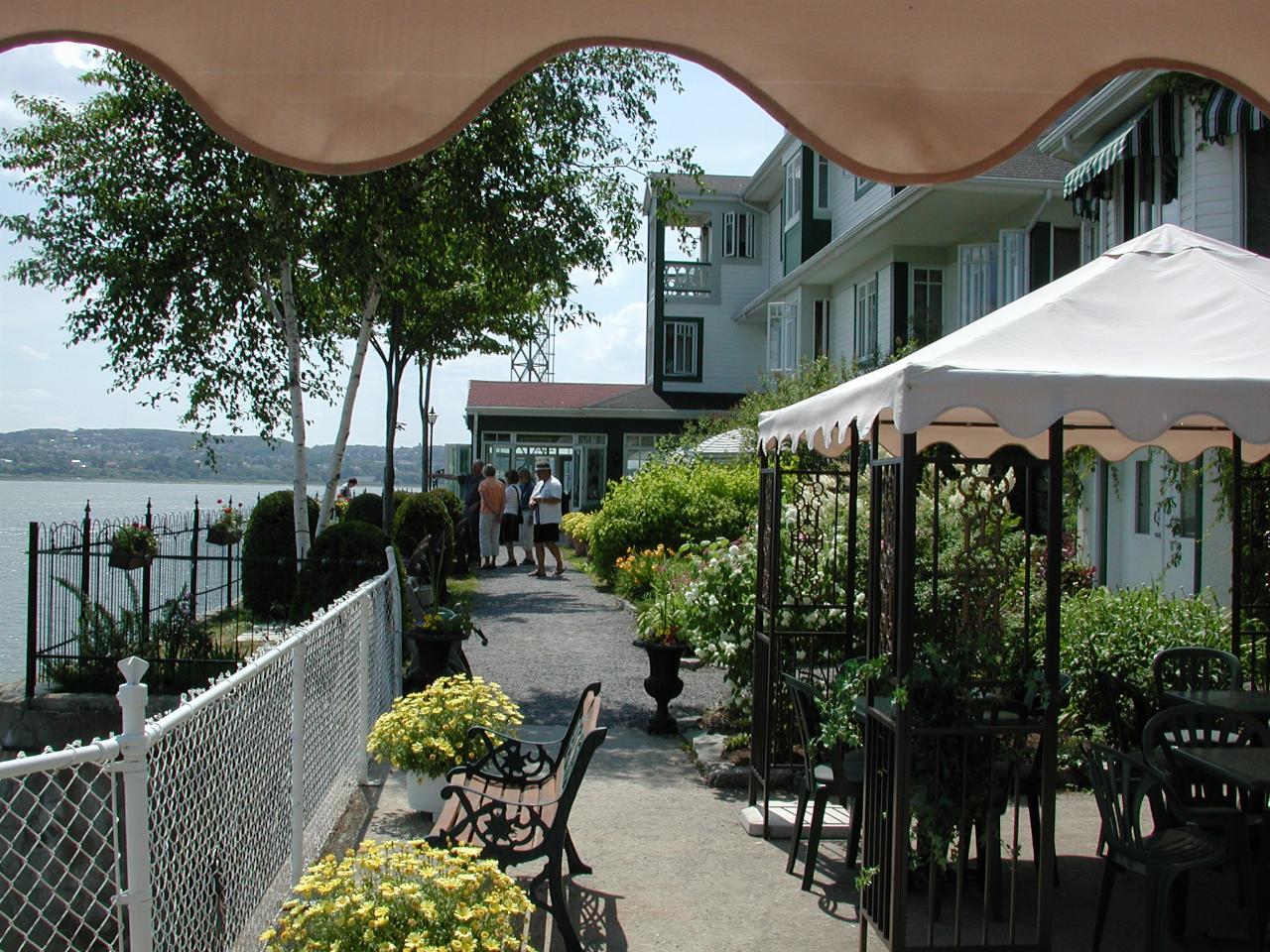 The restaurant (and hotel) where we had lunch, at western tip of Île d'Orleans