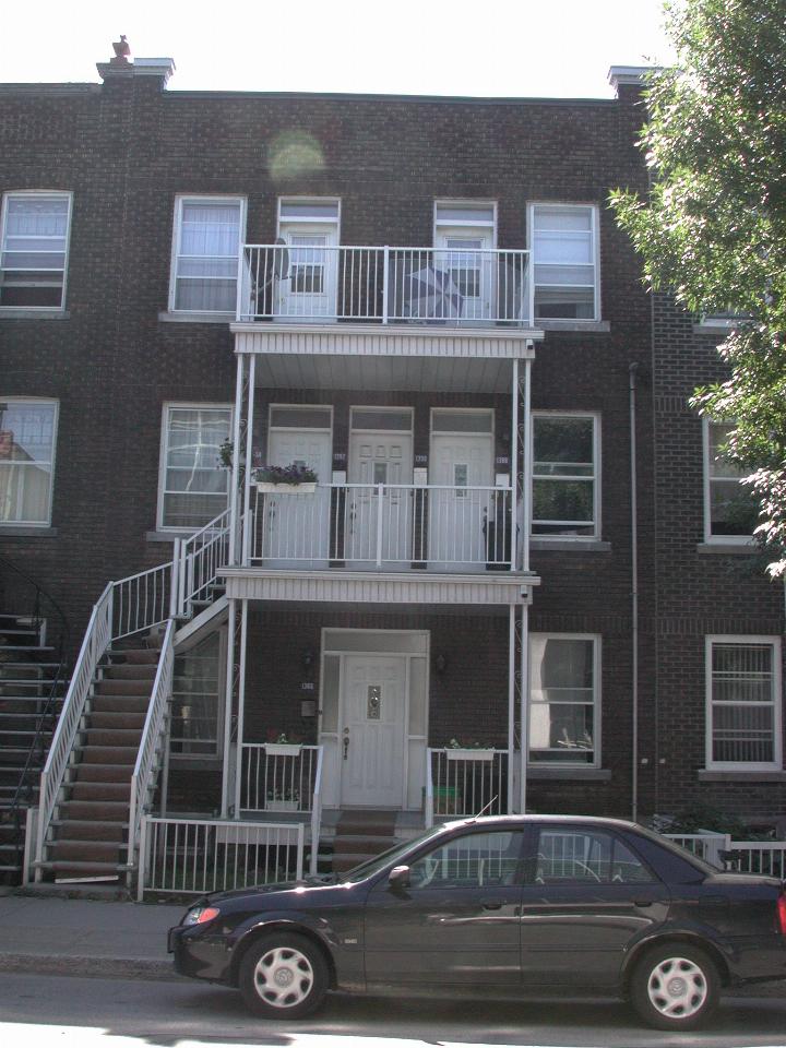 Again showing housing with the door on the second floor