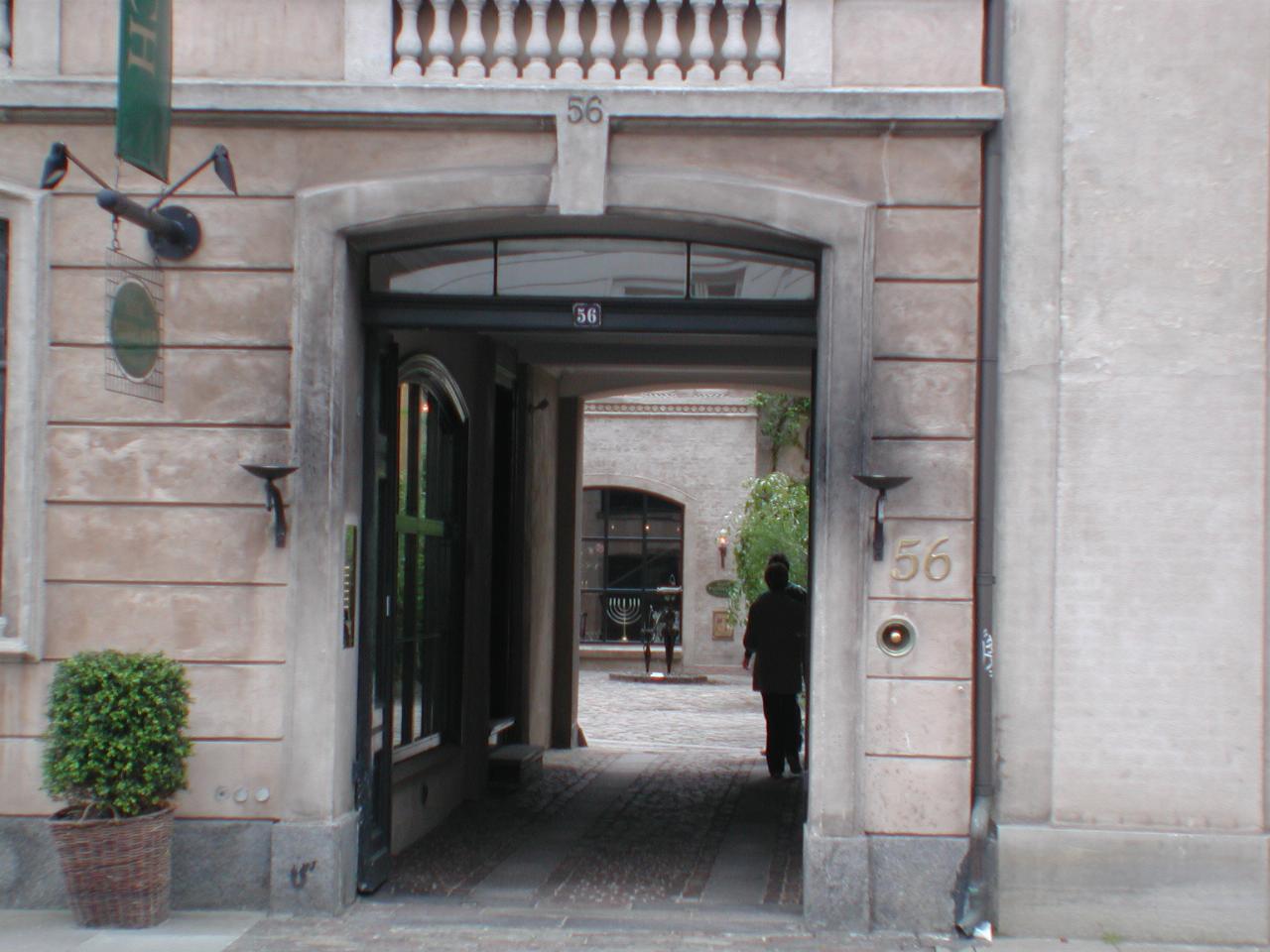 KPLU Viking Jazz: Many buildings have courtyards,  and this is a glimpse into one