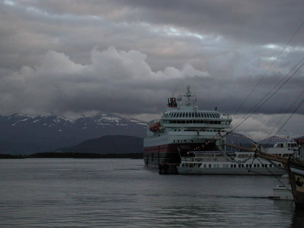 KPLU Viking Jazz: Coastal ferry at Molde wharf maneuvering away from wharf
