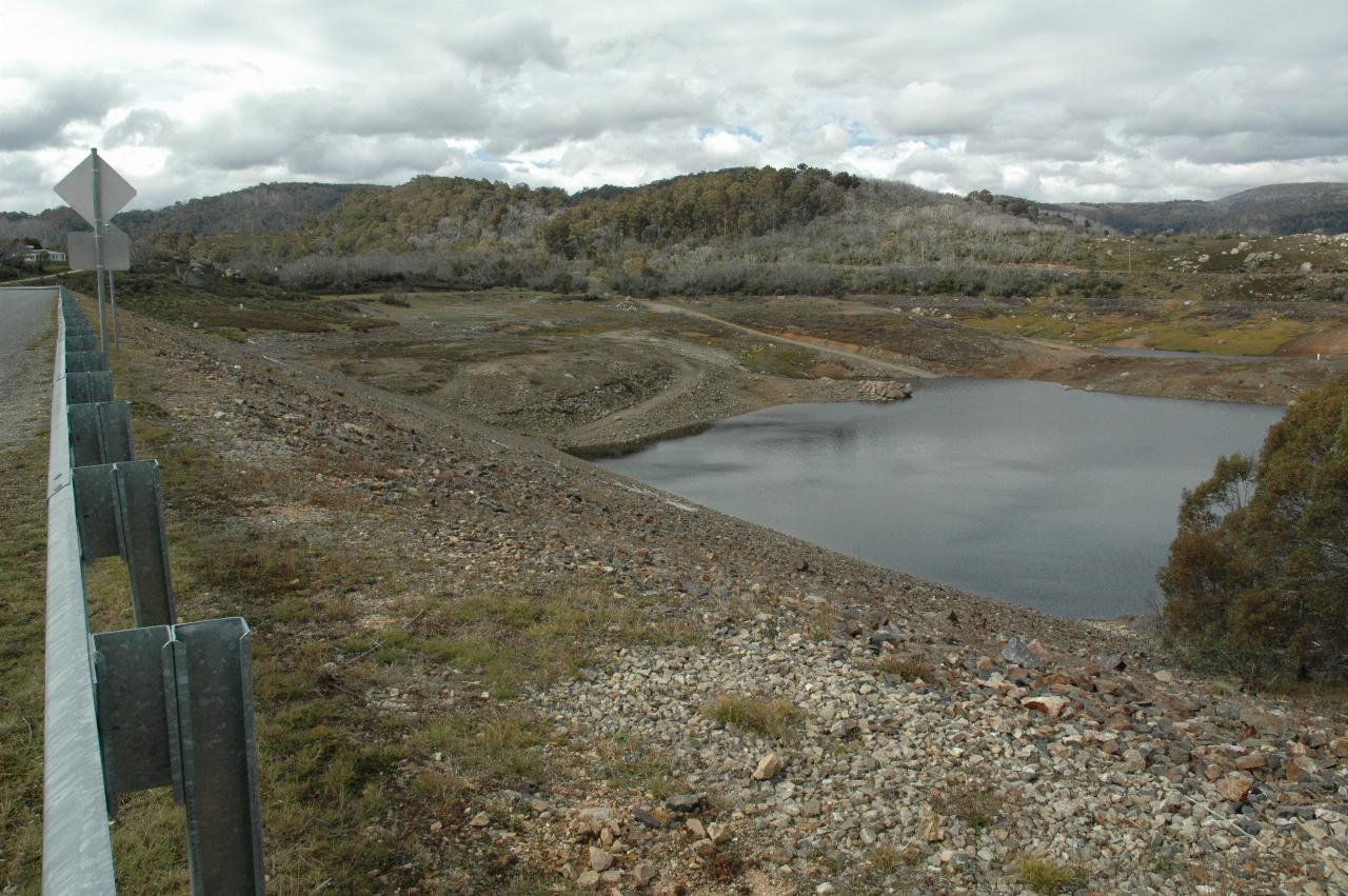 Very low water level at dam wall